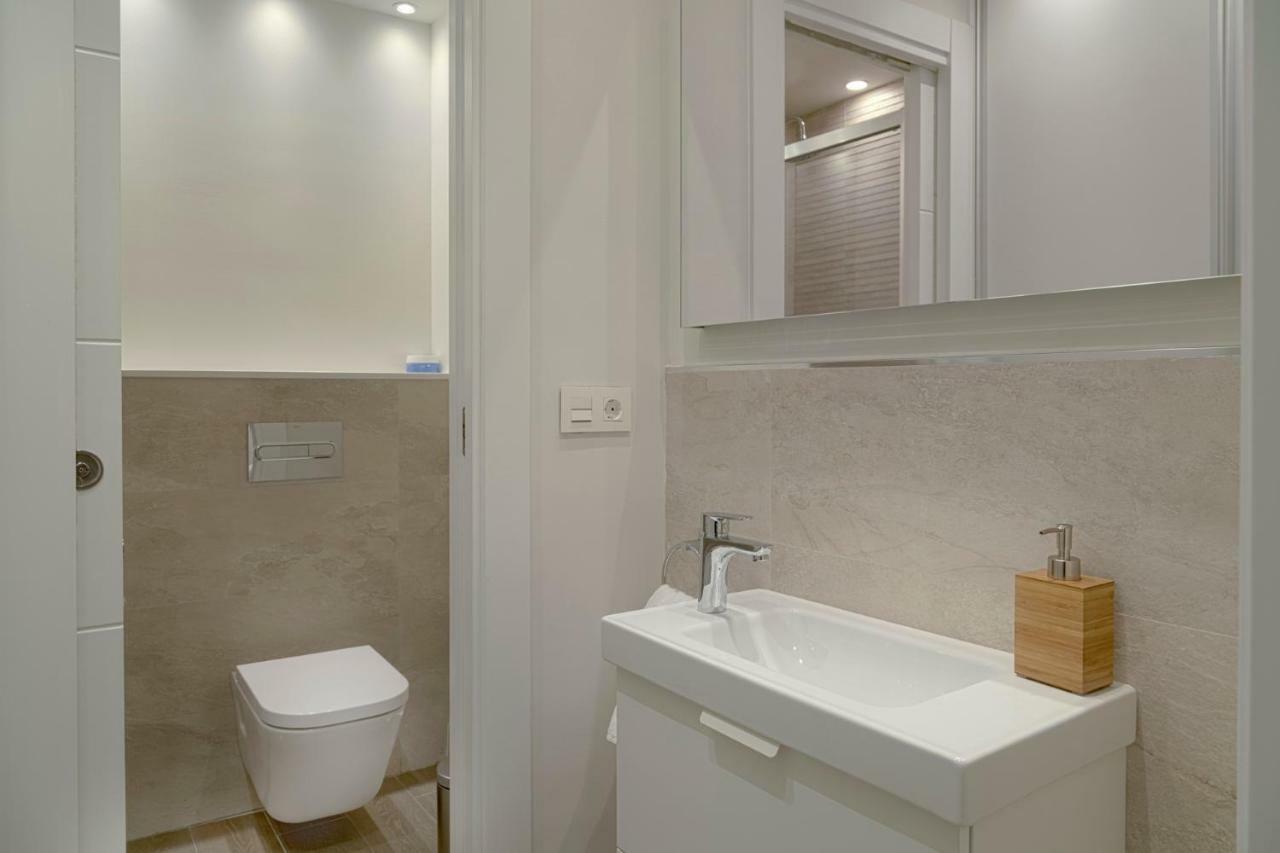 Suncity Teatro Premier Apartment Малага Екстериор снимка