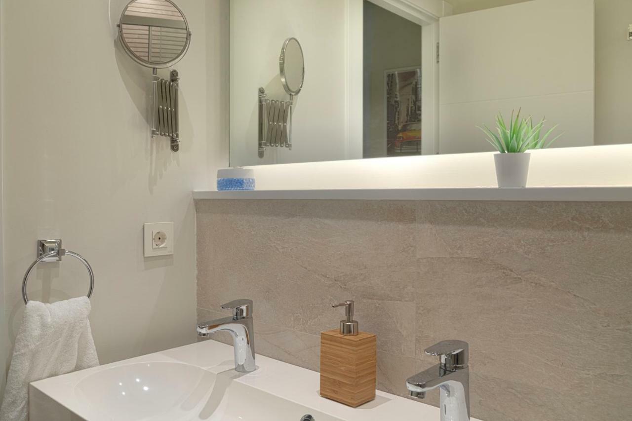 Suncity Teatro Premier Apartment Малага Екстериор снимка